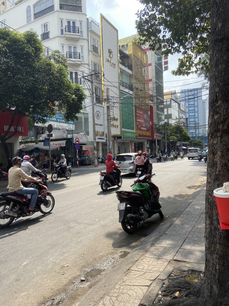  Downtown Phan Thiết with motorcycles